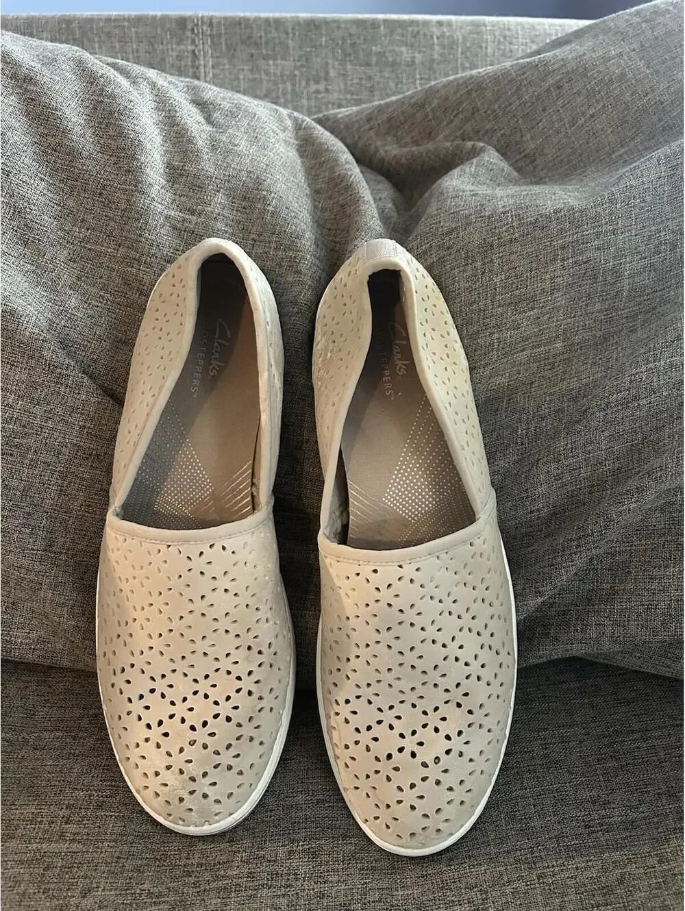 Clarks Cloudsteppers Breeze Emily Womens 10 Taupe Slip On Sneakers